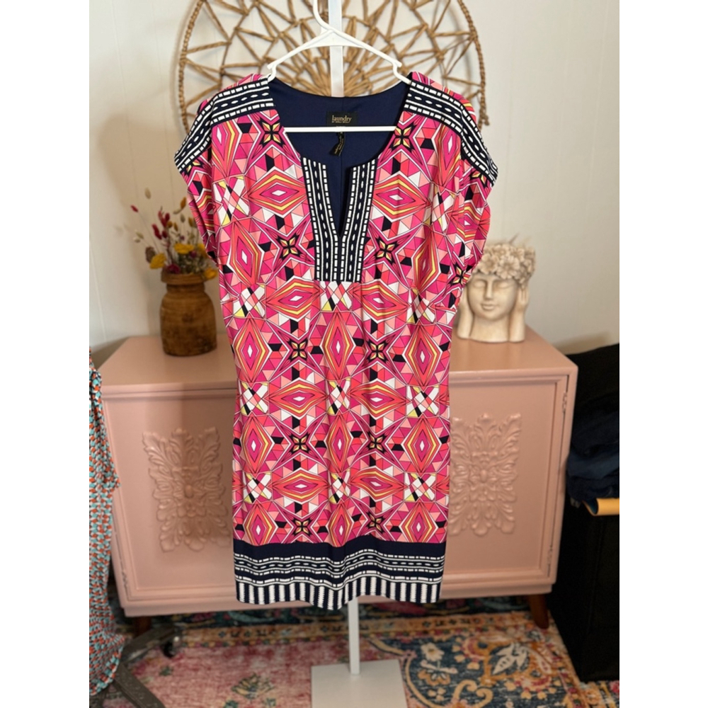 Women's Laundry by‎ Shelli Segal Dress, Size Medium Pink & Navy